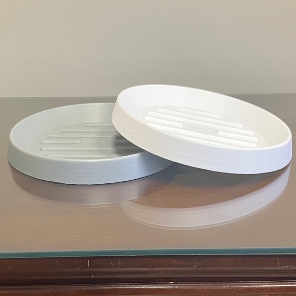 2 Crescent Garden Circular Universal Round Planter Saucer - Picture 2 of 5